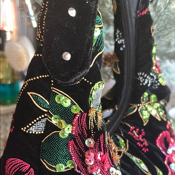 Floral Beaded Black Velvet Bag - Picture 7 of 9